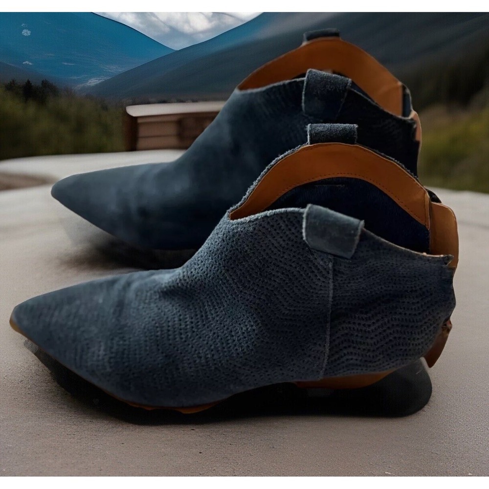 Dingo Womens Blue Ankle Boots Size 9.5 Leather  Textured Bootie Block Cuban Heel